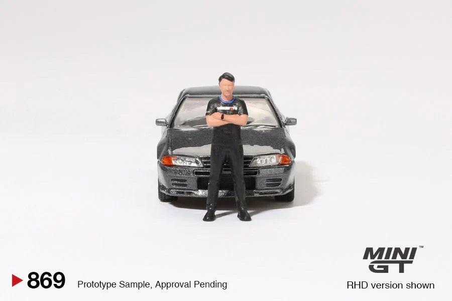 Mini GT - Nissan Skyline GT-R (R32) Gunmetal w/ Matsuda Figure - #869