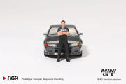 Mini GT - Nissan Skyline GT-R (R32) Gunmetal w/ Matsuda Figure - #869